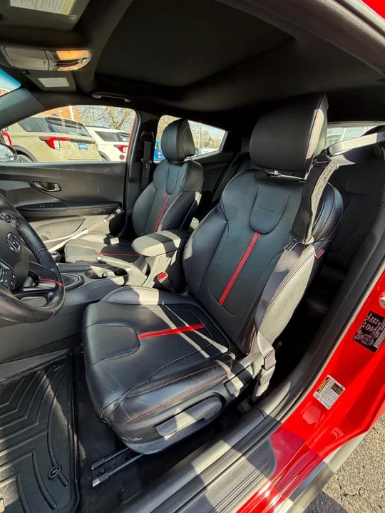 2020 Hyundai Veloster - Image 10 of 10