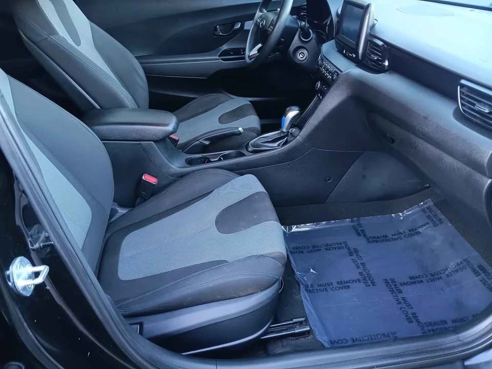2020 Hyundai Veloster - Image 5 of 10