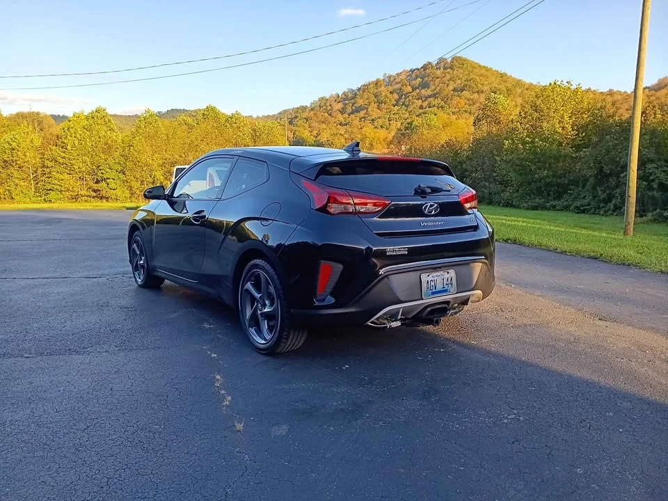 2020 Hyundai Veloster - Image 2 of 10