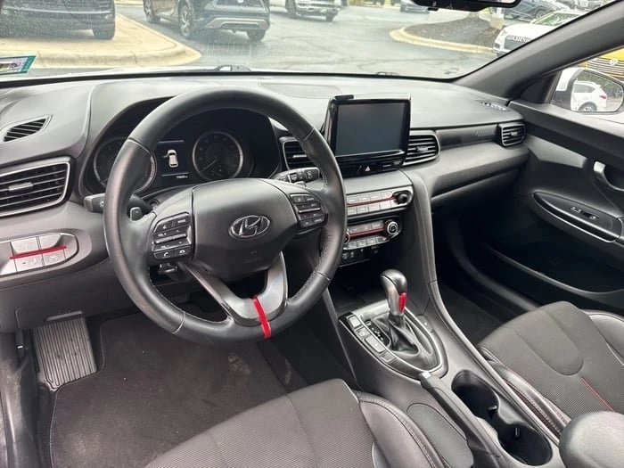 2020 Hyundai Veloster - Image 6 of 8