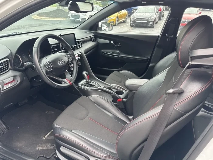 2020 Hyundai Veloster - Image 5 of 8