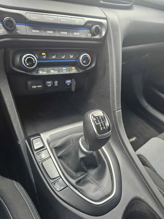 2020 Hyundai Veloster - Image 4 of 16