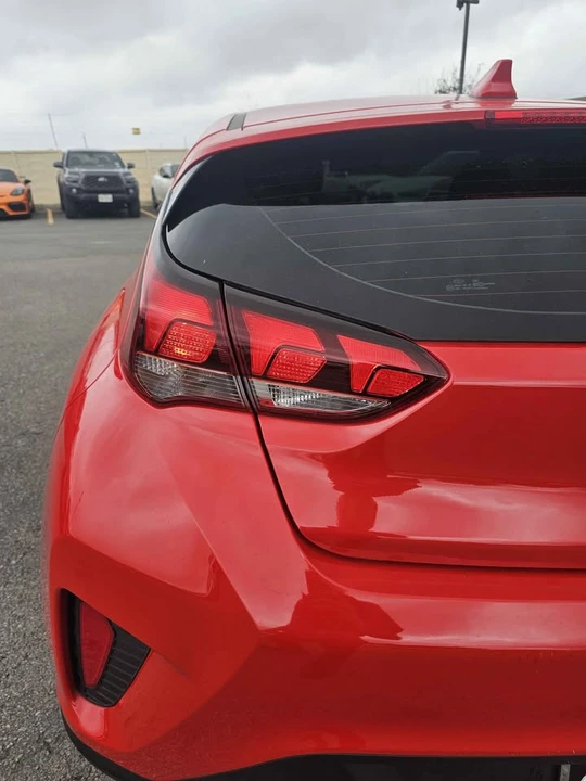 2020 Hyundai Veloster - Image 2 of 16
