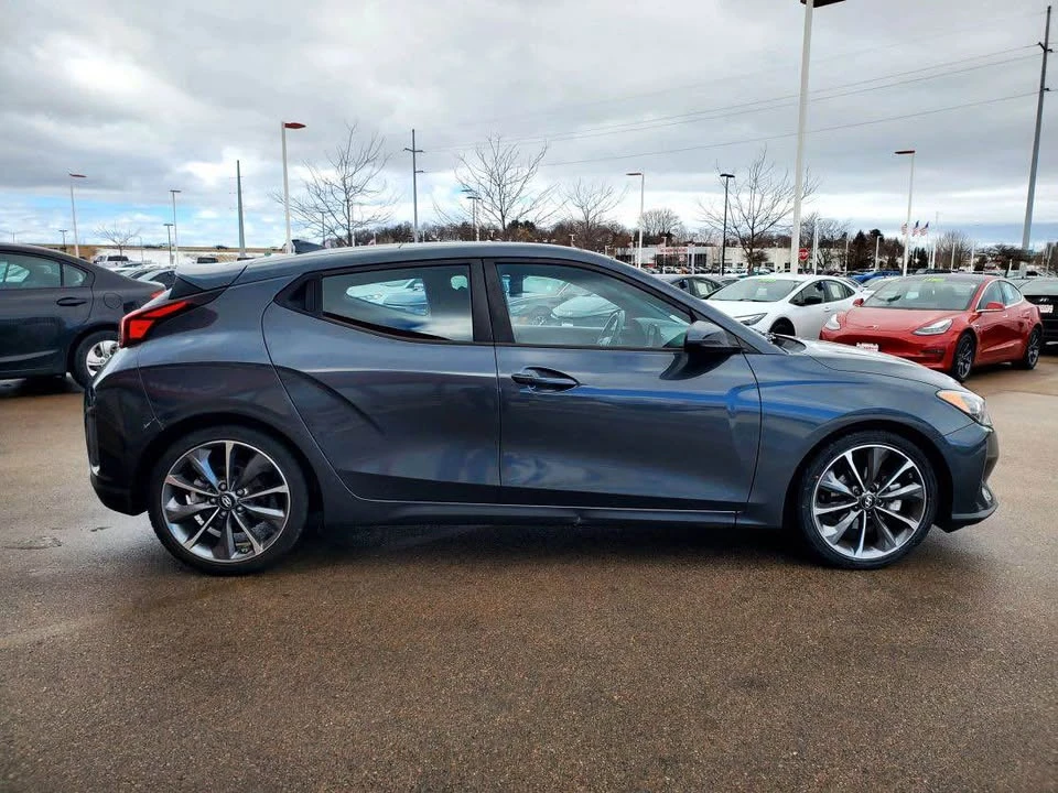 2020 Hyundai Veloster - Image 2 of 6