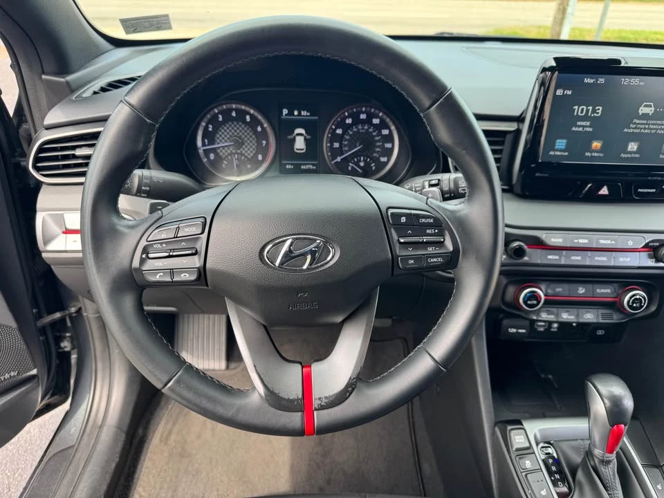 2020 Hyundai Veloster - Image 9 of 12