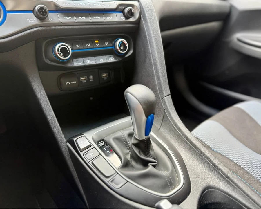 2020 Hyundai Veloster - Image 16 of 19
