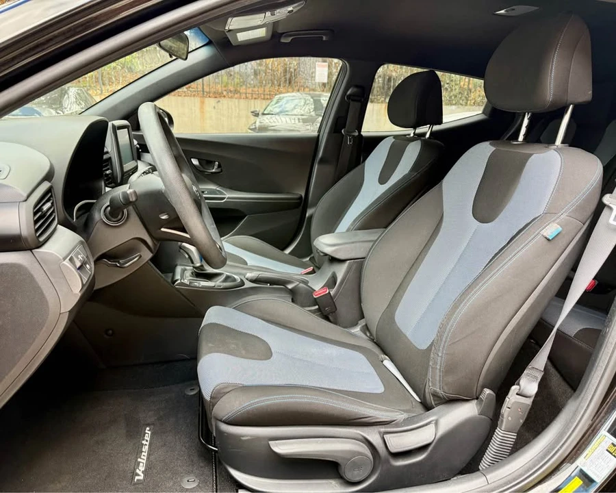 2020 Hyundai Veloster - Image 10 of 19