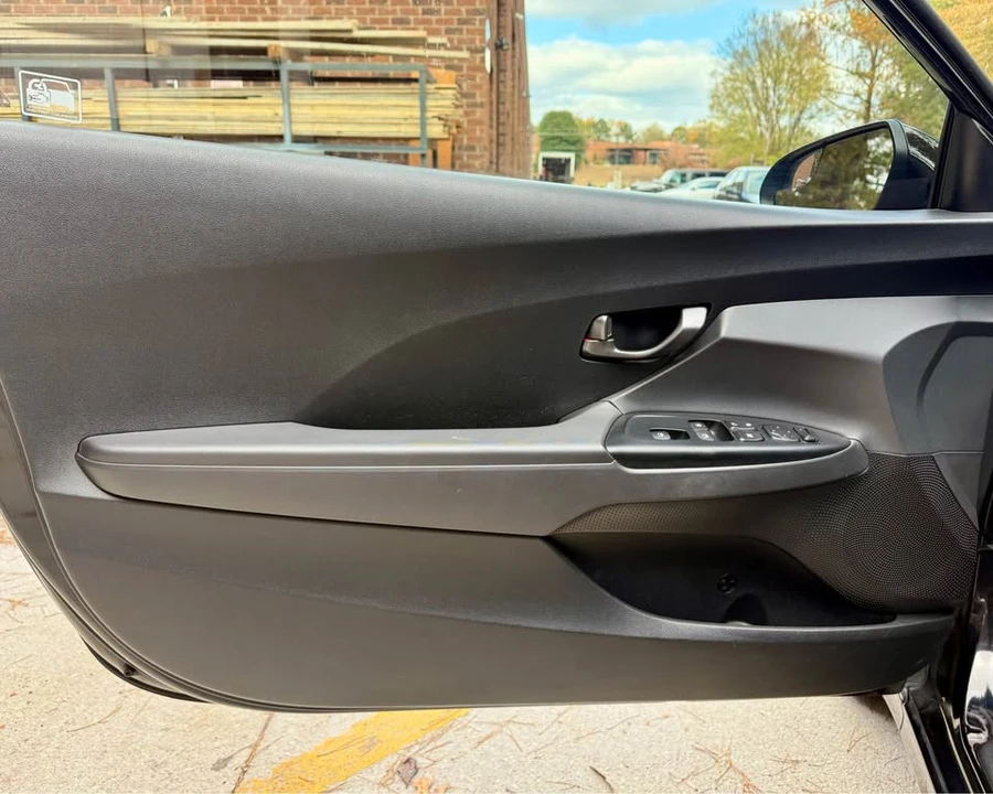 2020 Hyundai Veloster - Image 9 of 19