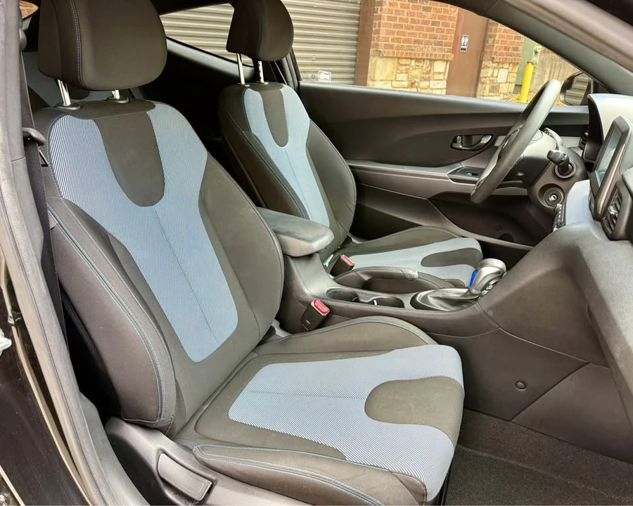 2020 Hyundai Veloster - Image 11 of 19