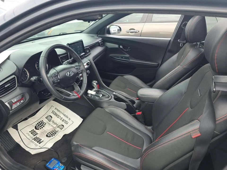2020 Hyundai Veloster - Image 2 of 8