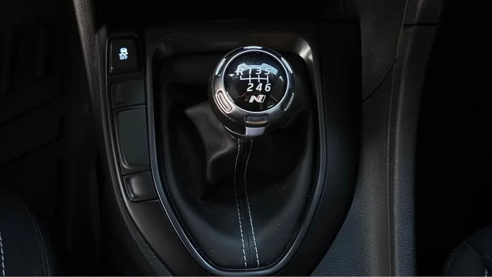 2020 Hyundai Veloster N - Image 16 of 20