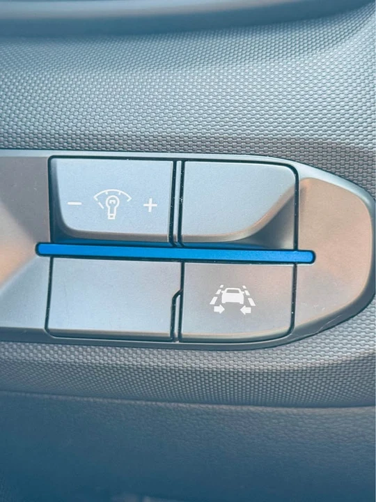 2020 Hyundai Veloster - Image 16 of 18