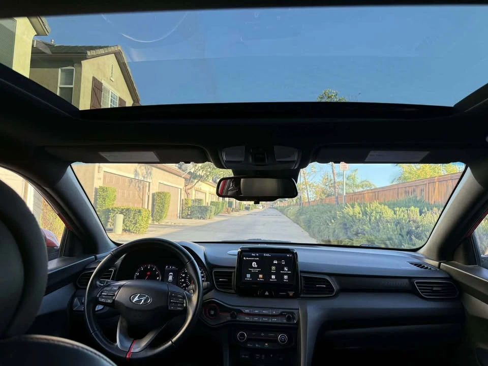 2020 Hyundai Veloster - Image 8 of 11