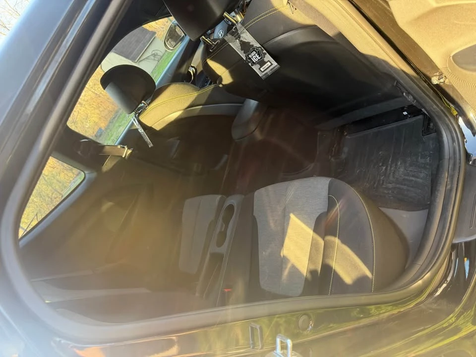 2020 Hyundai Veloster - Image 9 of 16