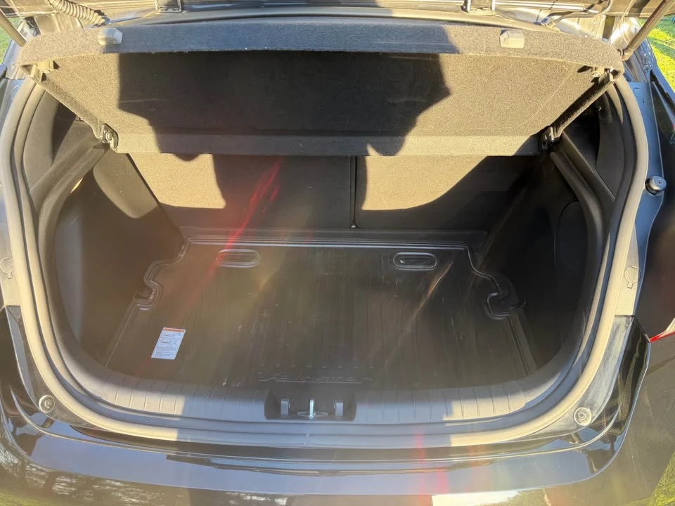 2020 Hyundai Veloster - Image 10 of 16