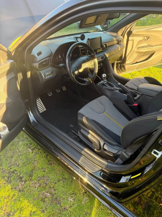 2020 Hyundai Veloster - Image 7 of 16