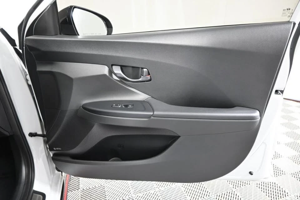2020 Hyundai Veloster N - Image 11 of 19