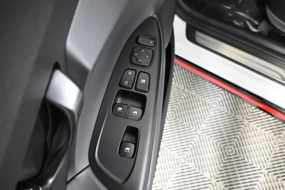 2020 Hyundai Veloster N - Image 17 of 19