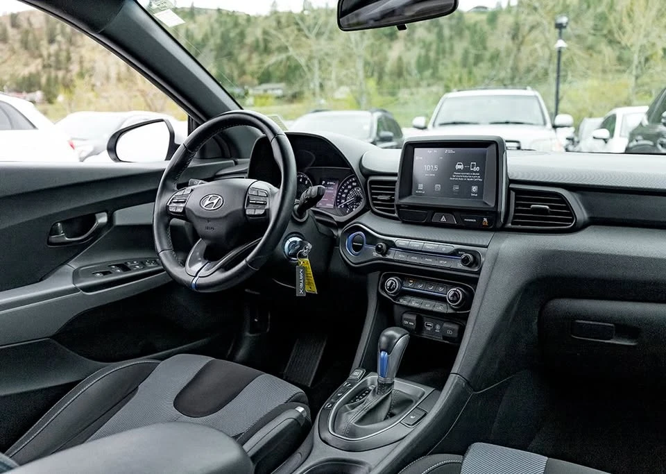 2020 Hyundai Veloster - Image 15 of 19