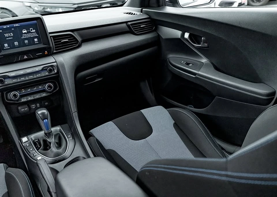 2020 Hyundai Veloster - Image 13 of 19