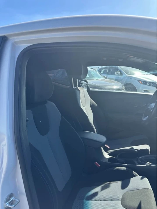 2020 Hyundai Veloster - Image 5 of 7