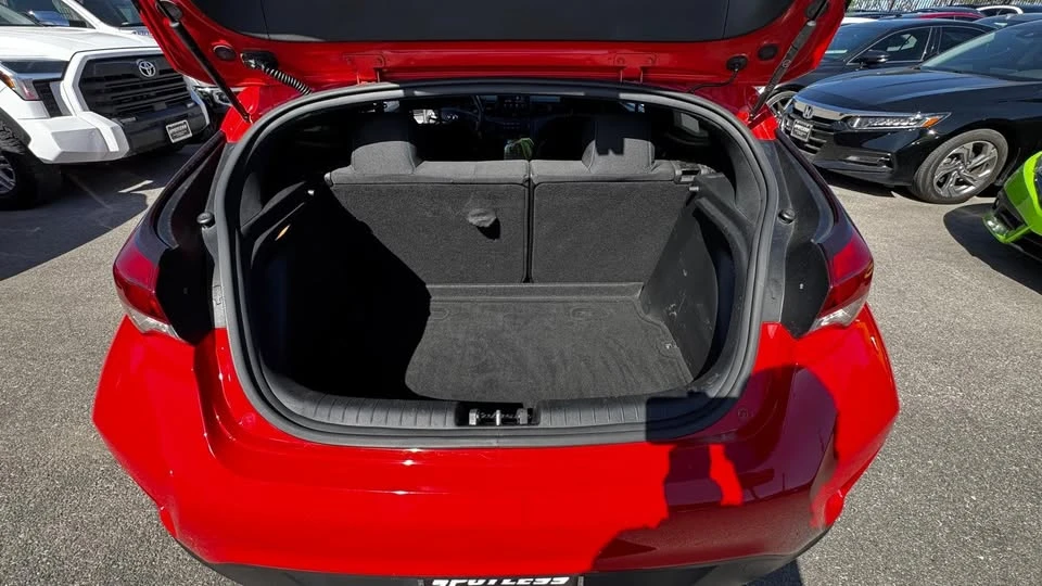 2020 Hyundai Veloster - Image 9 of 10