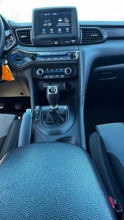 2020 Hyundai Veloster - Image 7 of 10