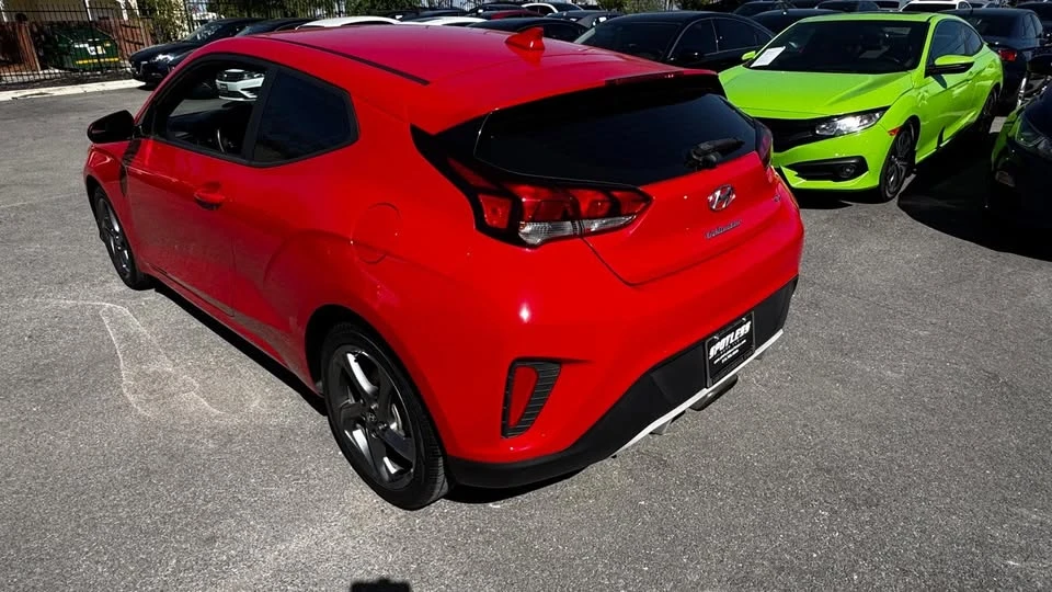 2020 Hyundai Veloster - Image 2 of 10