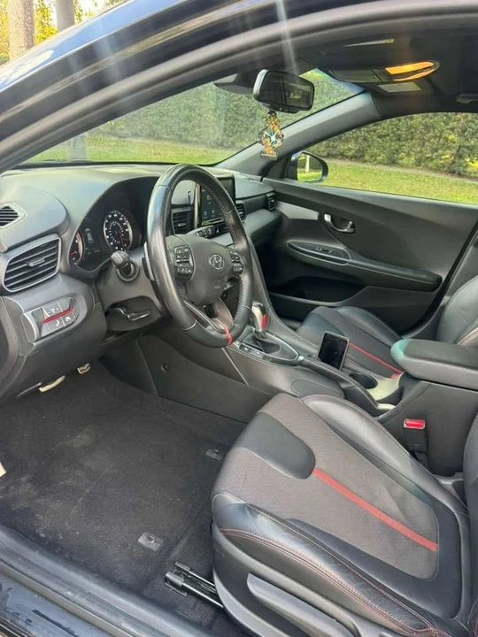 2020 Hyundai Veloster - Image 8 of 13