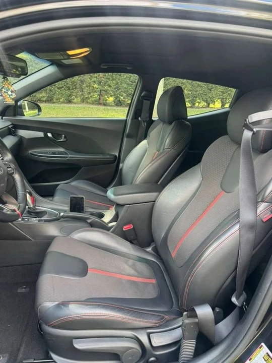 2020 Hyundai Veloster - Image 7 of 13