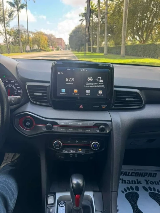 2020 Hyundai Veloster - Image 9 of 13