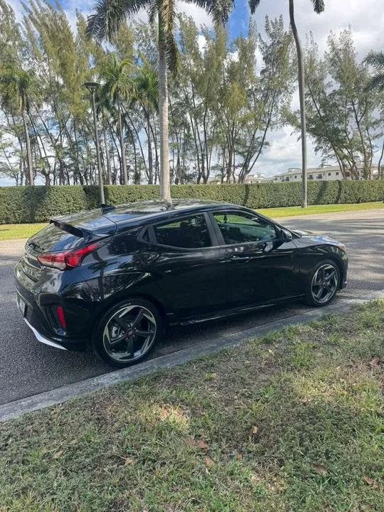 2020 Hyundai Veloster - Image 2 of 13