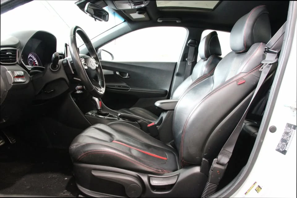 2020 Hyundai Veloster - Image 10 of 16