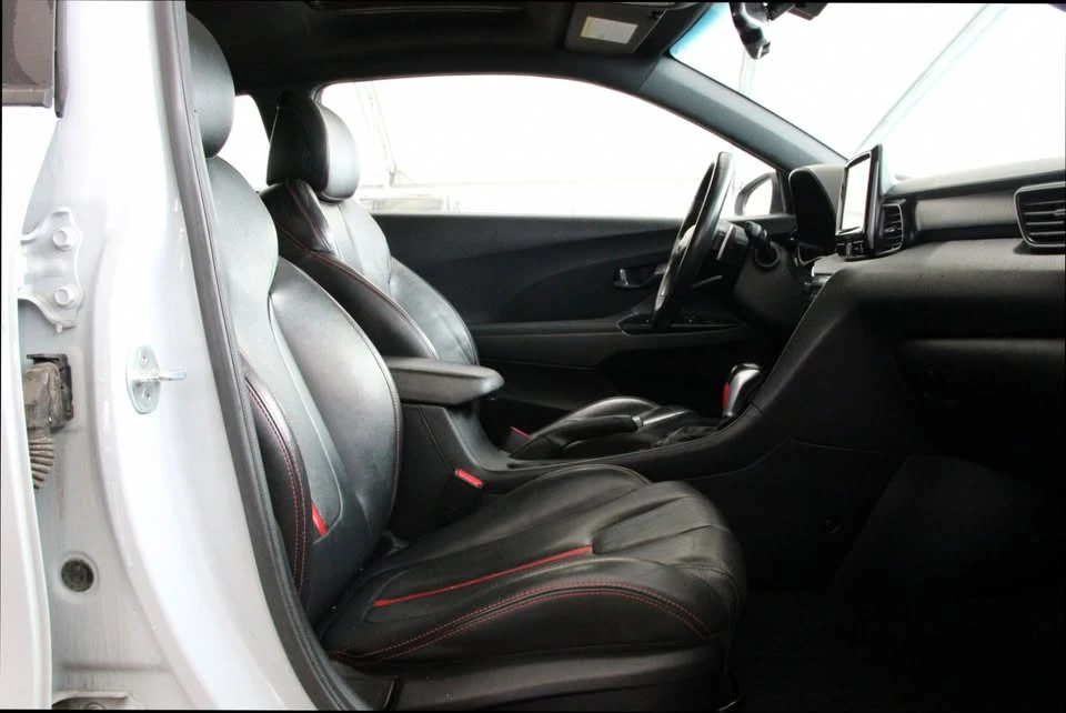 2020 Hyundai Veloster - Image 12 of 16