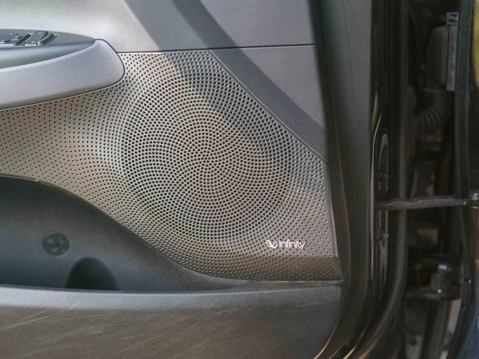 2020 Hyundai Veloster - Image 14 of 18