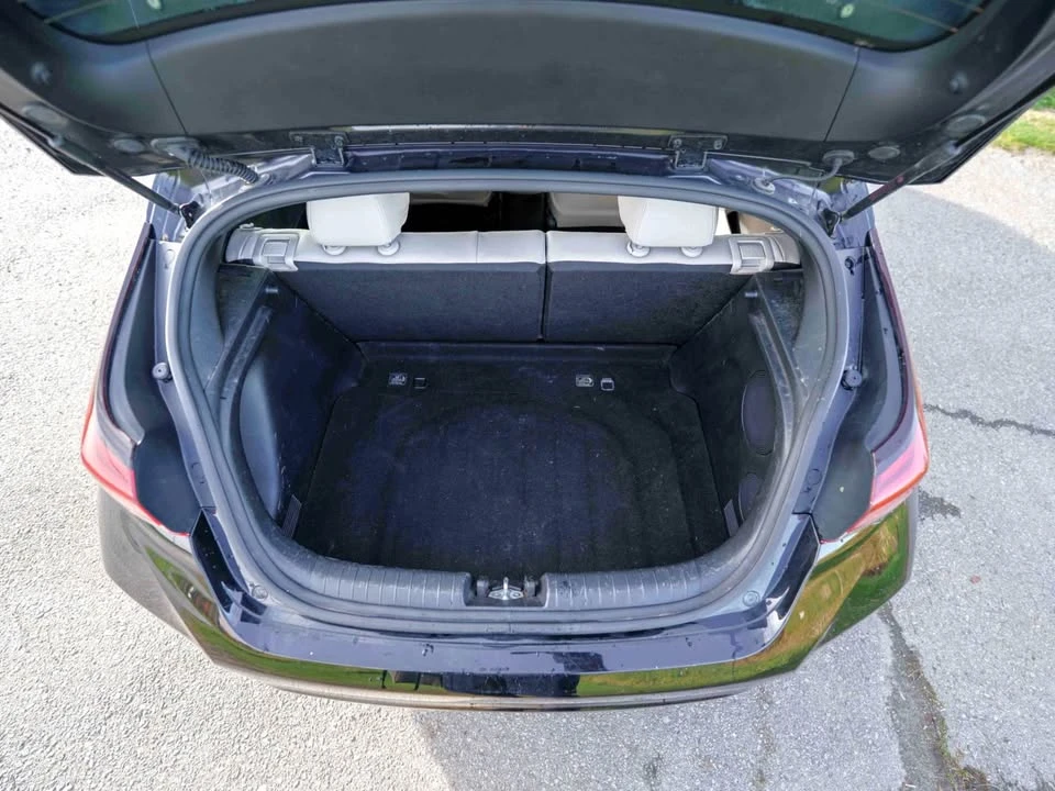 2020 Hyundai Veloster - Image 12 of 18