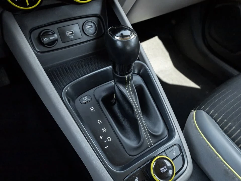 2020 Hyundai Venue - Image 15 of 20