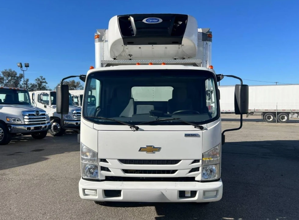 2020 Isuzu Elf - Image 7 of 12