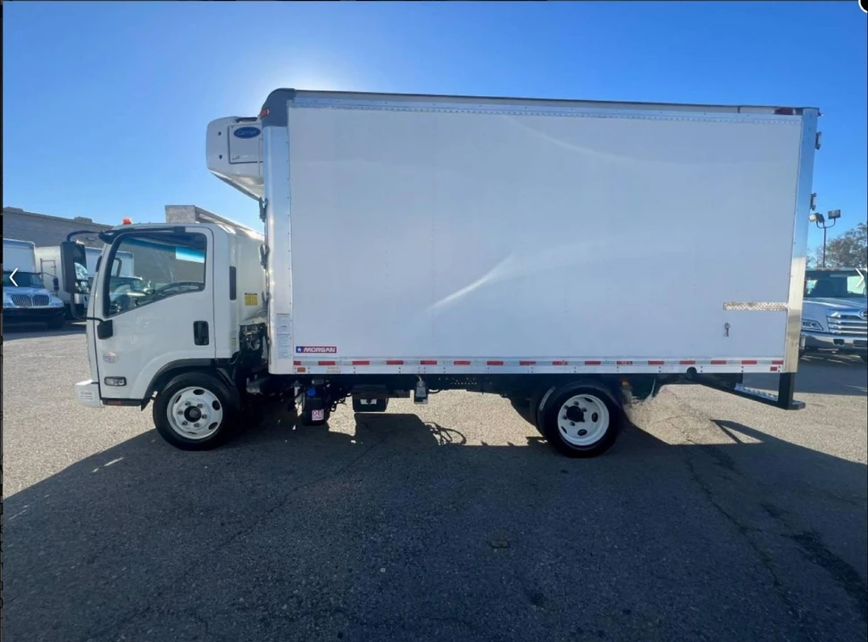 2020 Isuzu Elf - Image 9 of 12