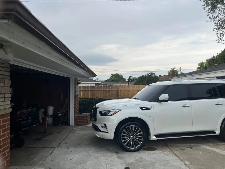 2020 Infiniti QX80 - Image 2 of 5