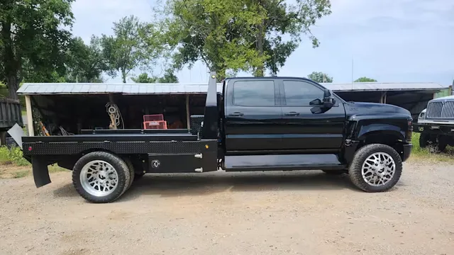 2020 International CV515 Dually Flatbed