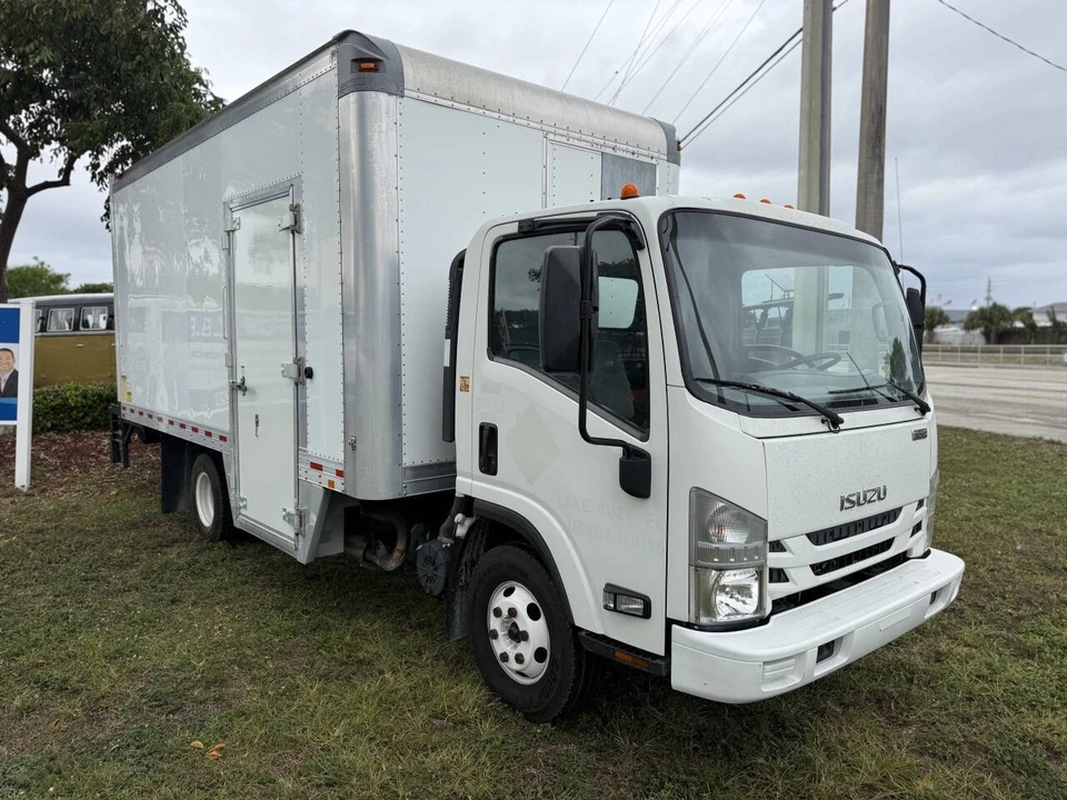 2020 Isuzu Elf - Image 8 of 21