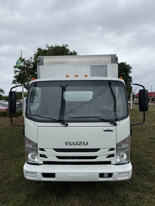 2020 Isuzu Elf - Image 9 of 21
