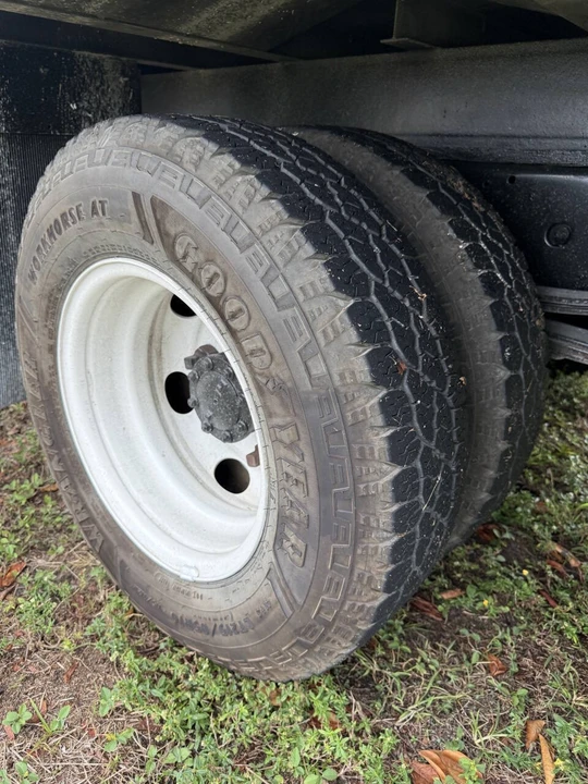 2020 Isuzu Elf - Image 17 of 21