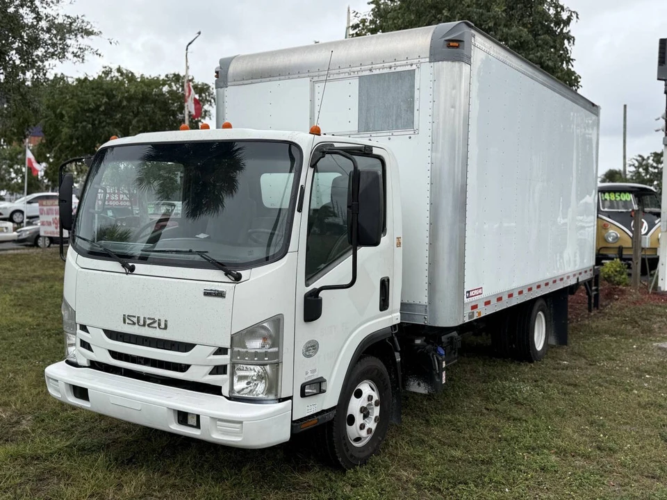 2020 Isuzu Elf - Image 2 of 21