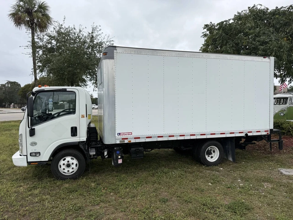 2020 Isuzu Elf - Image 2 of 21