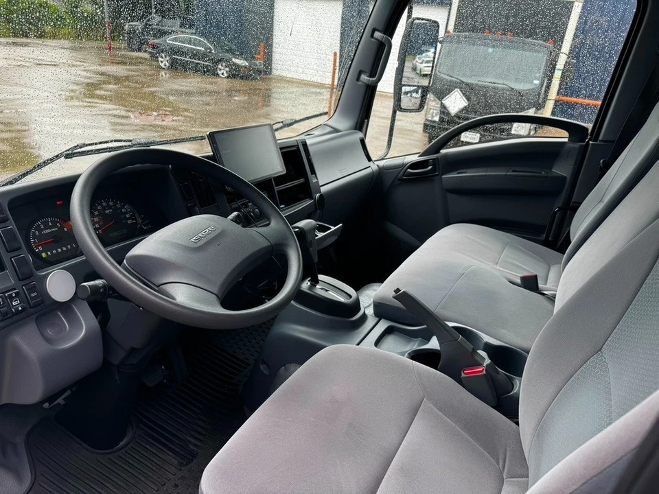 2020 Isuzu Elf - Image 3 of 17