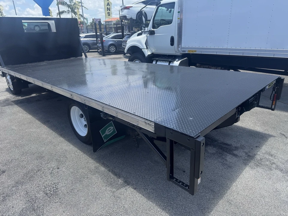 2020 Isuzu Elf - Image 12 of 17