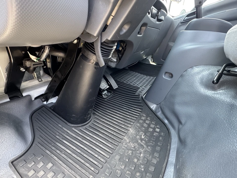 2020 Isuzu Elf - Image 17 of 17