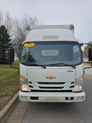 2020 Isuzu Elf - Image 3 of 17